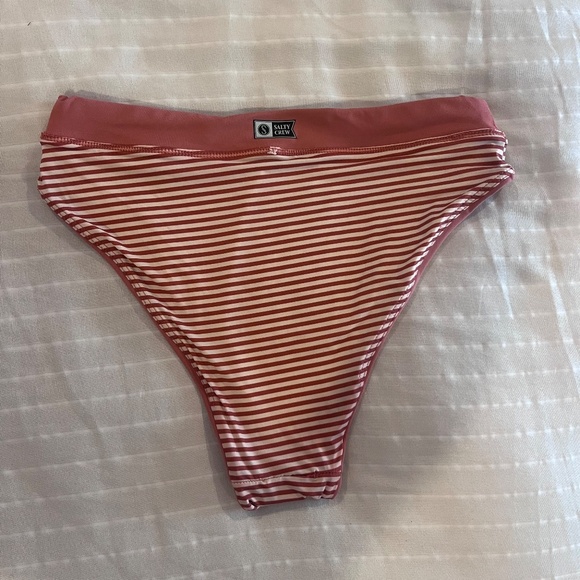 Salty Crew Mauve Bikini - Picture 7 of 8